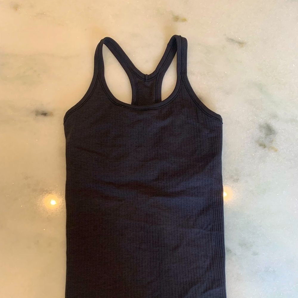 Lululemon tank black 2